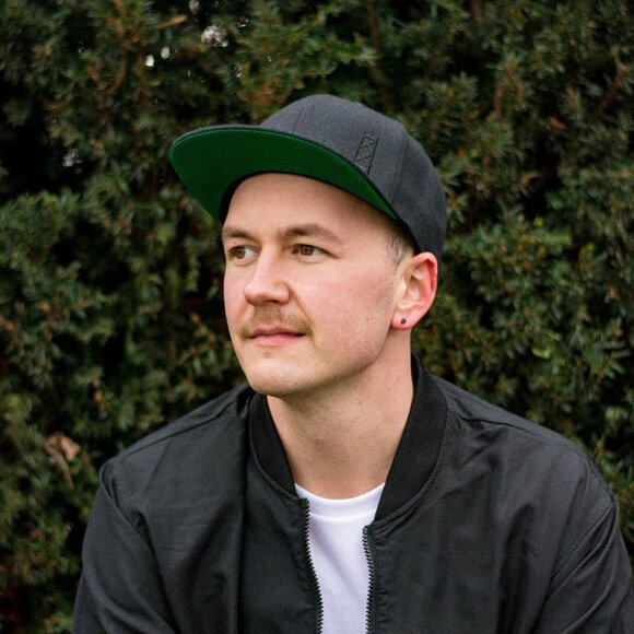 Meet your Posher, Alex - Picture 1 of 1